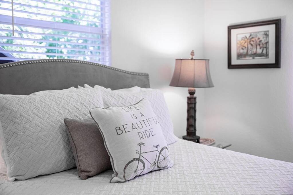 Your Tranquil Escape Is Found Directly On The Beach At The Serenity Beach Condo. Siesta Key Exterior photo